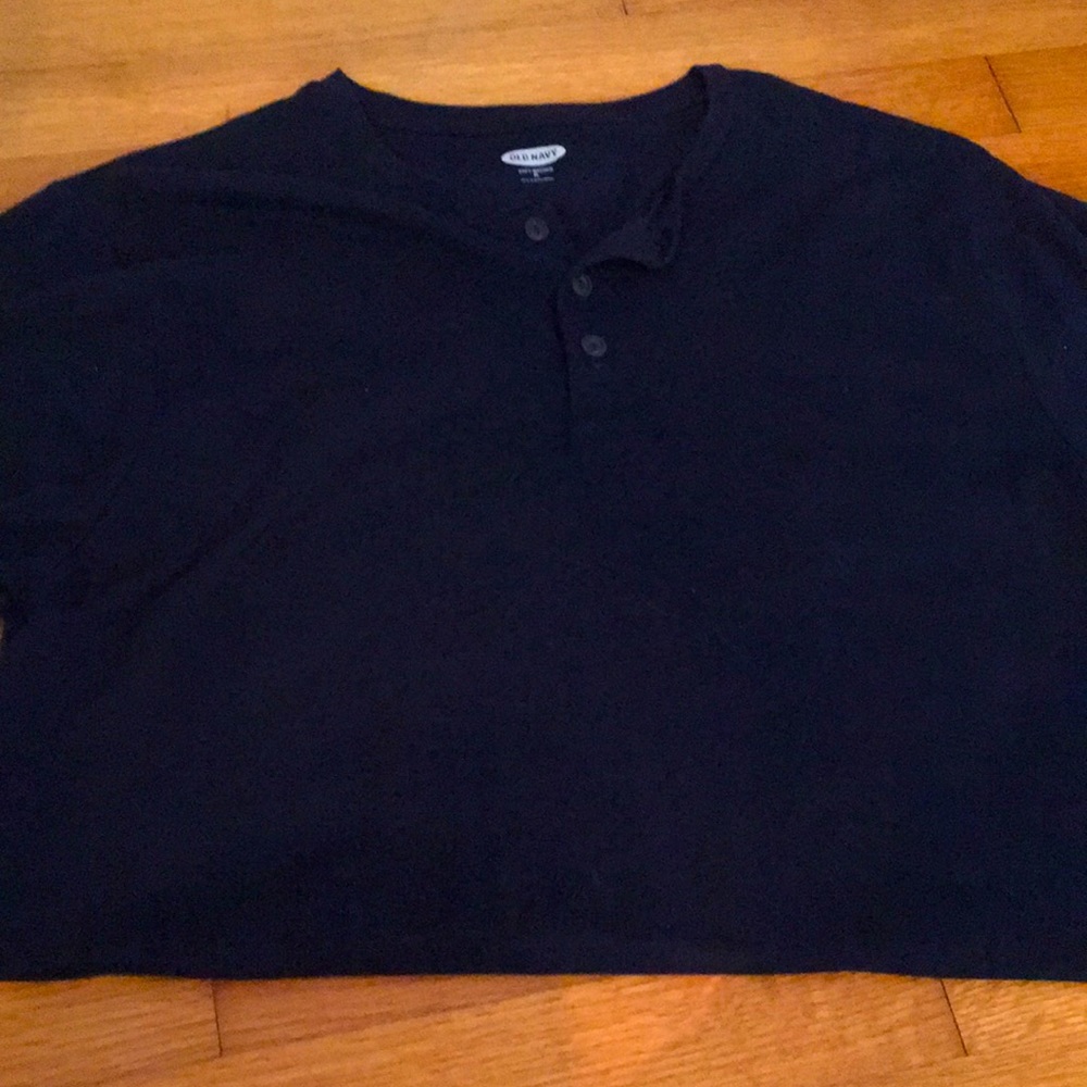 Navy top!!